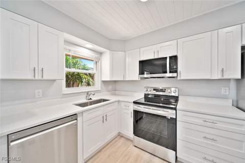 16881 Davis Rd 721, Fort Myers FL - photo 10 of 23
