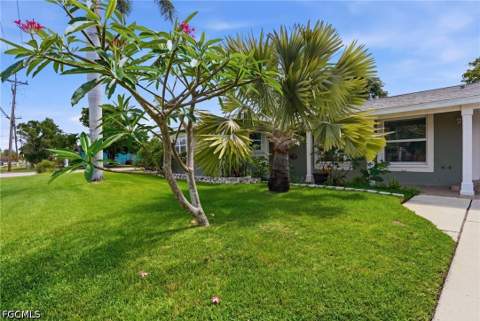 5229 Pelican Blvd, Cape Coral FL - photo 8 of 47