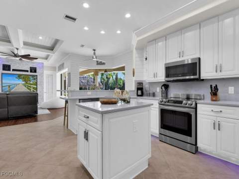 6480 Pine Cone Ct, Fort Myers FL - photo 14 of 50