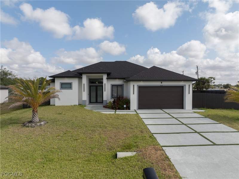 4 bedroom SingleFamilyResidence at 833 SW 16th Ter, Cape Coral, Cape Coral — photo 2