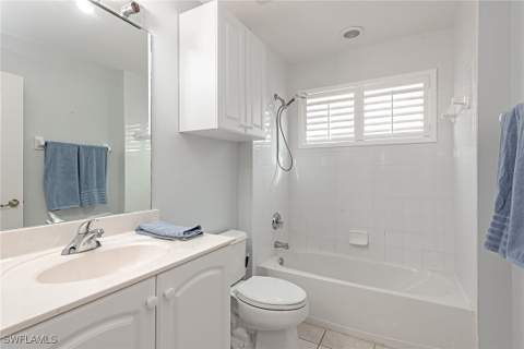 2540 Talon Ct 503, Naples FL - photo 9 of 14