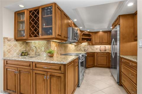4005 Gulf Shore Blvd N 1405, Naples FL - photo 8 of 31