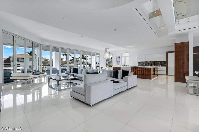 5 bedroom SingleFamilyResidence at 260 Channel Dr, Conners, Naples — photo 5