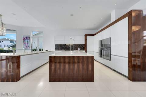 260 Channel Dr, Naples FL - photo 7 of 48