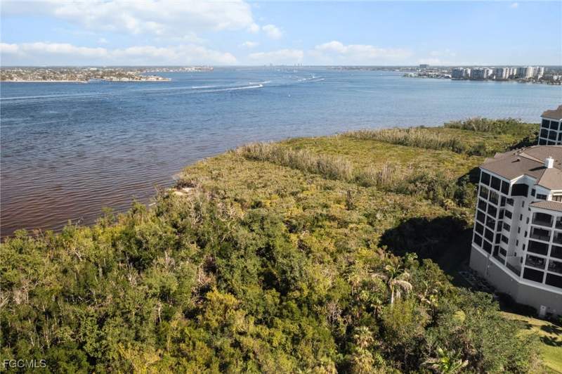 3 bedroom Condominium at 14815 Laguna Dr 702, Harbor Place Vista Condominium, Fort Myers — photo 2