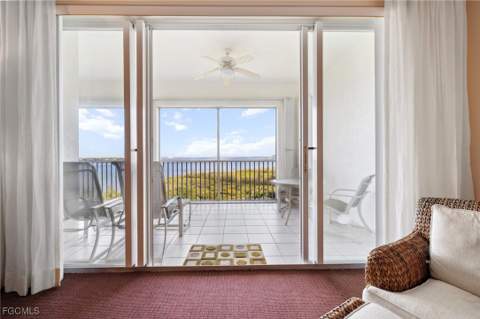 14815 Laguna Dr 702, Fort Myers FL - photo 6 of 44