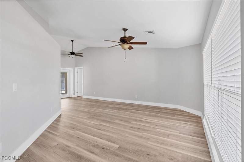 3 bedroom SingleFamilyResidence at 17585 Blackfriar Dr, Island Park Woodlands, Fort Myers — photo 2