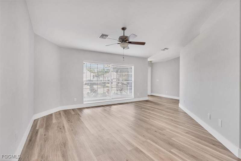 3 bedroom SingleFamilyResidence at 17585 Blackfriar Dr, Island Park Woodlands, Fort Myers — photo 4