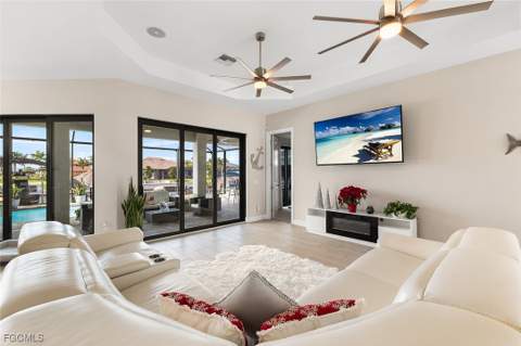 302 NW 32nd Pl, Cape Coral FL - photo 10 of 45