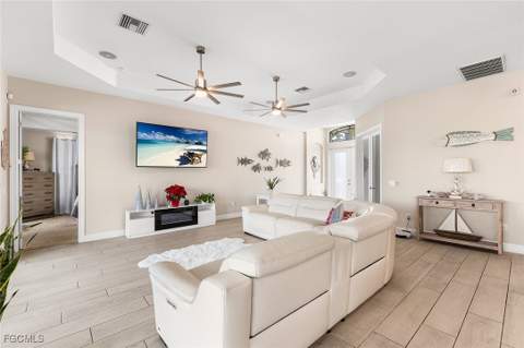 302 NW 32nd Pl, Cape Coral FL - photo 11 of 45