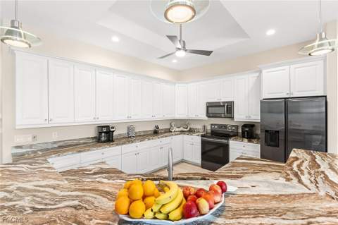 302 NW 32nd Pl, Cape Coral FL - photo 16 of 45