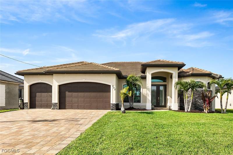 3 bedroom SingleFamilyResidence at 302 NW 32nd Pl, Cape Coral, Cape Coral — photo 4