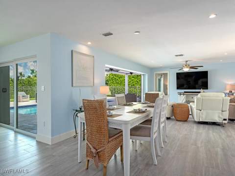 595 Wedge Dr, Naples FL - photo 8 of 17