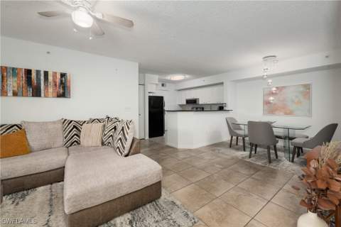 8290 Ibis Club Ln 902, Naples FL - photo 6 of 38
