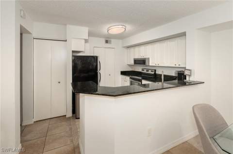8290 Ibis Club Ln 902, Naples FL - photo 8 of 38