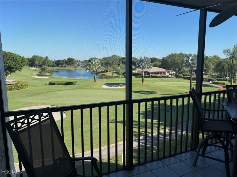 2 bedroom Condominium at 4604 Flagship Dr 305, Flagship Village, Fort Myers — photo 2