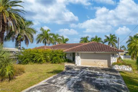 111 SW 49th Ter, Cape Coral FL - photo 6 of 28