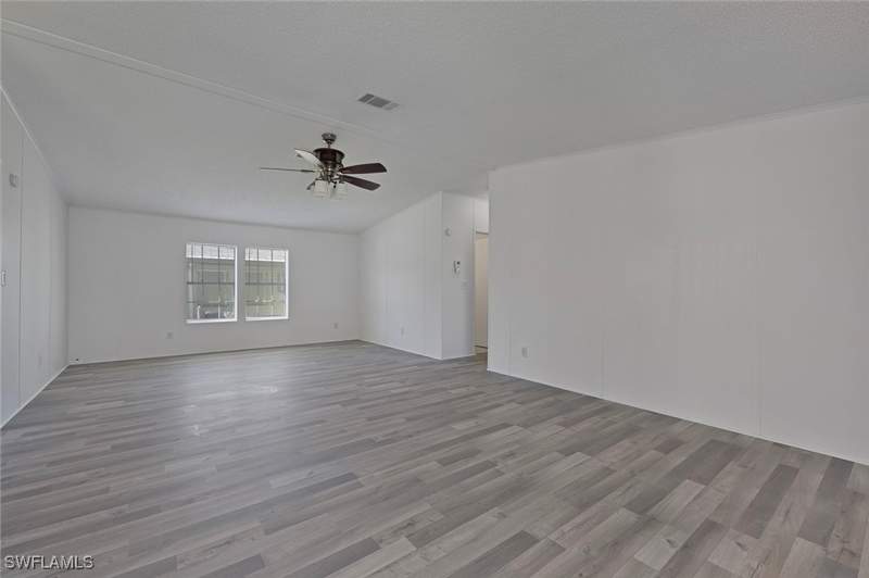 3 bedroom ManufacturedHome at 276 Grosbeak Ln 276, Quail Roost, Naples — photo 2