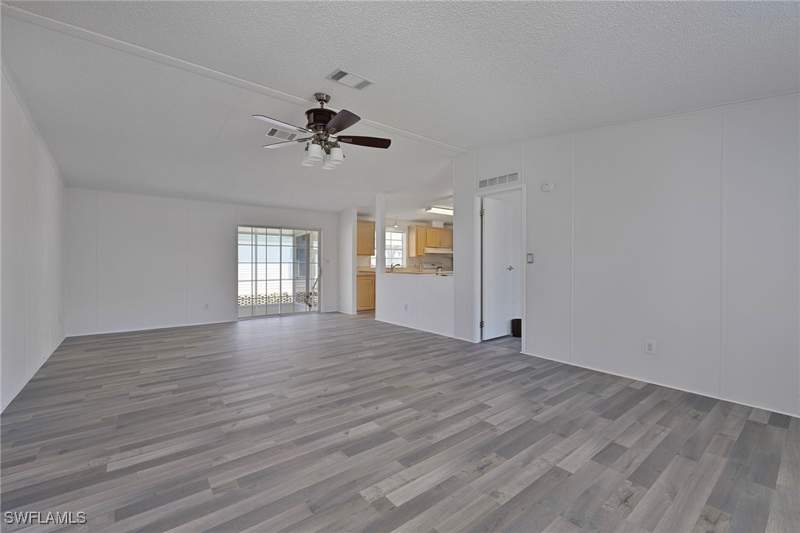 3 bedroom ManufacturedHome at 276 Grosbeak Ln 276, Quail Roost, Naples — photo 3
