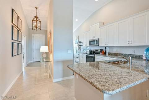 9389 Pocida Ct 202, Naples FL - photo 11 of 38