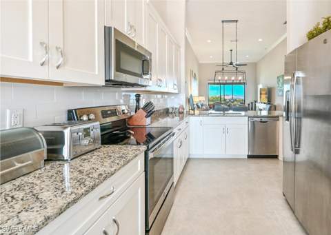9389 Pocida Ct 202, Naples FL - photo 8 of 38