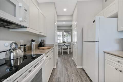 7915 Mahogany Run Ln 1115, Naples FL - photo 20 of 39