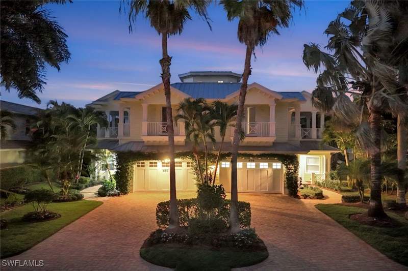 4 bedroom Duplex at 699 Fairway Ter, Moorings, Naples — photo 3