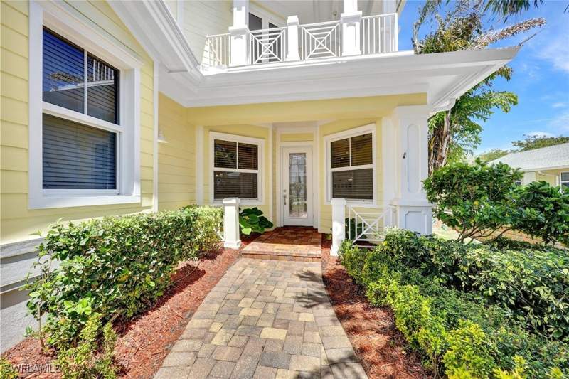4 bedroom Duplex at 699 Fairway Ter, Moorings, Naples — photo 5