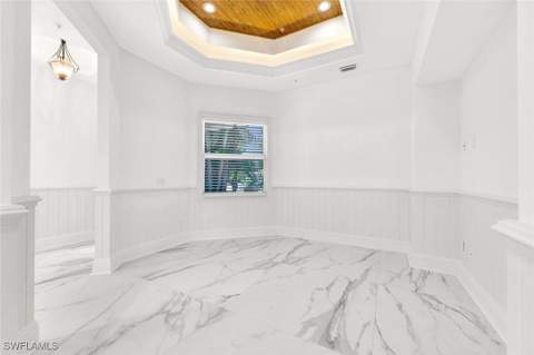 699 Fairway Ter, Naples FL - photo 9 of 46