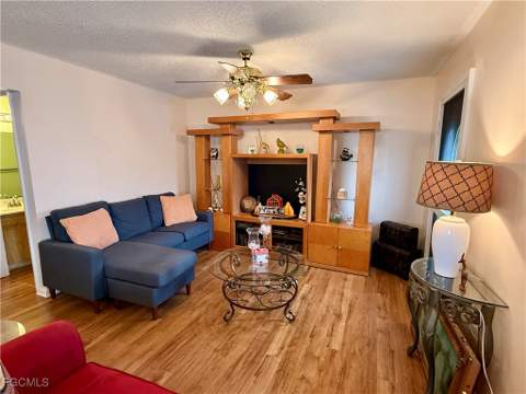 7 Desert Candle Cir, Lehigh Acres FL - photo 12 of 18
