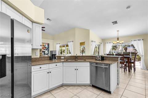 3433 SW 7th Ln, Cape Coral FL - photo 13 of 28