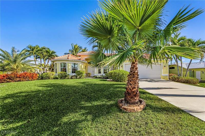 3 bedroom SingleFamilyResidence at 3433 SW 7th Ln, Cape Coral, Cape Coral — photo 2