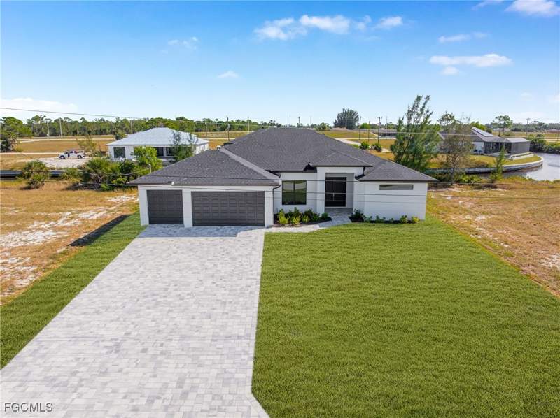 3 bedroom SingleFamilyResidence at 2005 NW 32nd Ct, Cape Coral, Cape Coral — photo 2