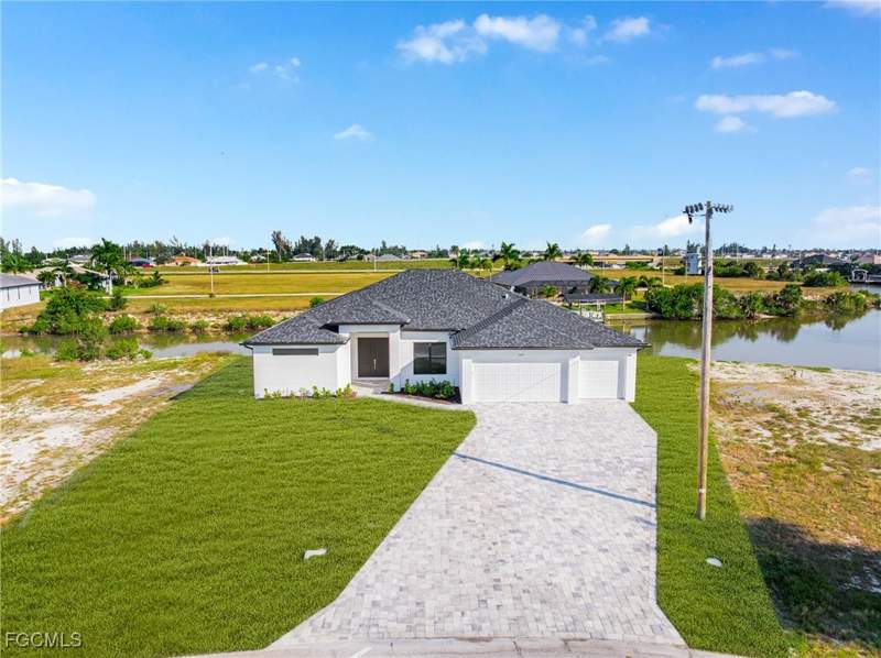 3 bedroom SingleFamilyResidence at 1003 NW 33rd Ave, Cape Coral, Cape Coral — photo 4