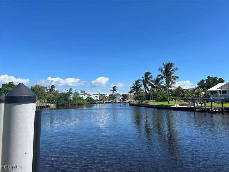 2 bedroom Condominium at 1250 Tennisplace Ct A33, Tennisplace, Sanibel — photo 2