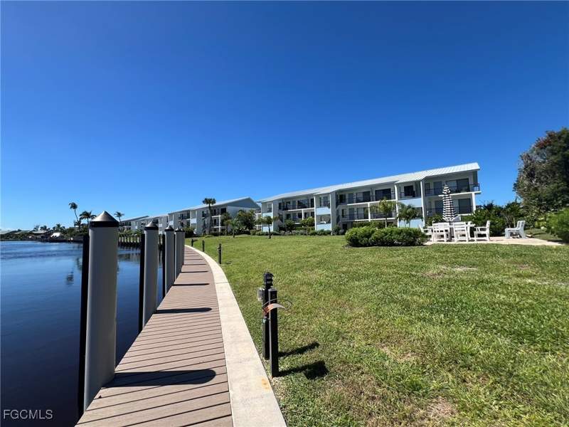 2 bedroom Condominium at 1250 Tennisplace Ct A33, Tennisplace, Sanibel — photo 4