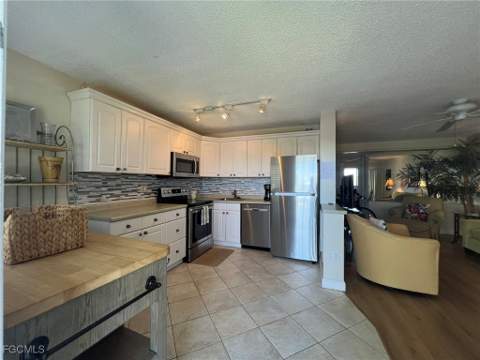 1250 Tennisplace Ct A33, Sanibel FL - photo 8 of 38