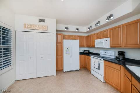 10109 Colonial Country Club Blvd 2404, Fort Myers FL - photo 6 of 43