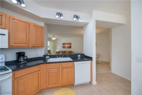10109 Colonial Country Club Blvd 2404, Fort Myers FL - photo 7 of 43