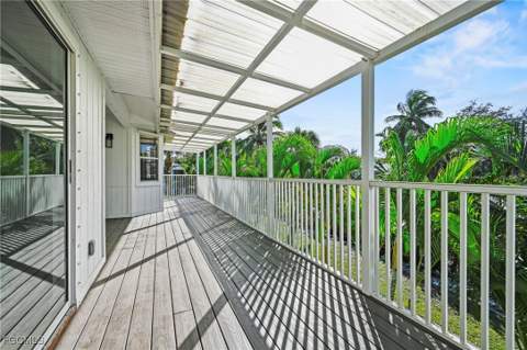 1570 Avion Pl, Naples FL - photo 23 of 31