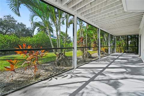 1570 Avion Pl, Naples FL - photo 24 of 31