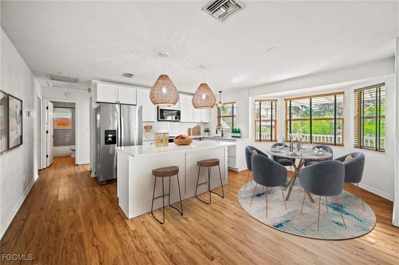5 bedroom SingleFamilyResidence at 1570 Avion Pl, Avion Park, Naples — photo 4