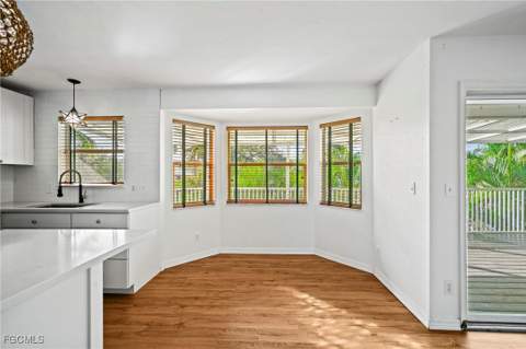 1570 Avion Pl, Naples FL - photo 7 of 31