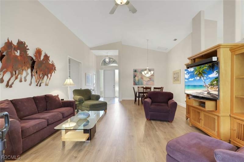 3 bedroom SingleFamilyResidence at 9519 Mariners Cove Ln S, Mariners Cove Village, Fort Myers — photo 2