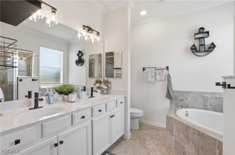 2009 Tamarron Ln, Naples FL - photo 19 of 34