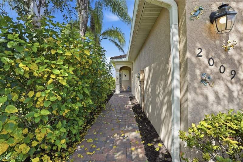 2 bedroom Attached at 2009 Tamarron Ln, Orange Blossom Ranch, Naples — photo 3