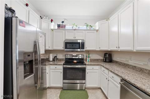 2009 Tamarron Ln, Naples FL - photo 8 of 34