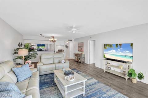 16478 Timberlakes Dr 103, Fort Myers FL - photo 13 of 41