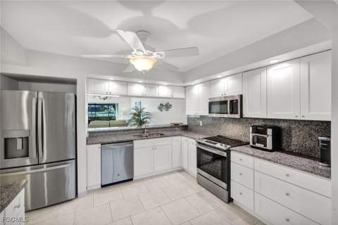 16478 Timberlakes Dr 103, Fort Myers FL - photo 16 of 41