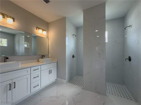 6137 Higgins Ave, Fort Myers FL - photo 15 of 32